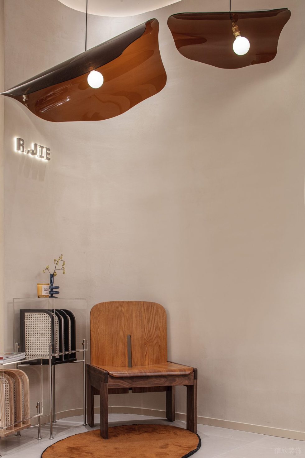 深圳市龍華區(qū)觀瀾服裝買手店裝修設(shè)計(jì) 休息區(qū)