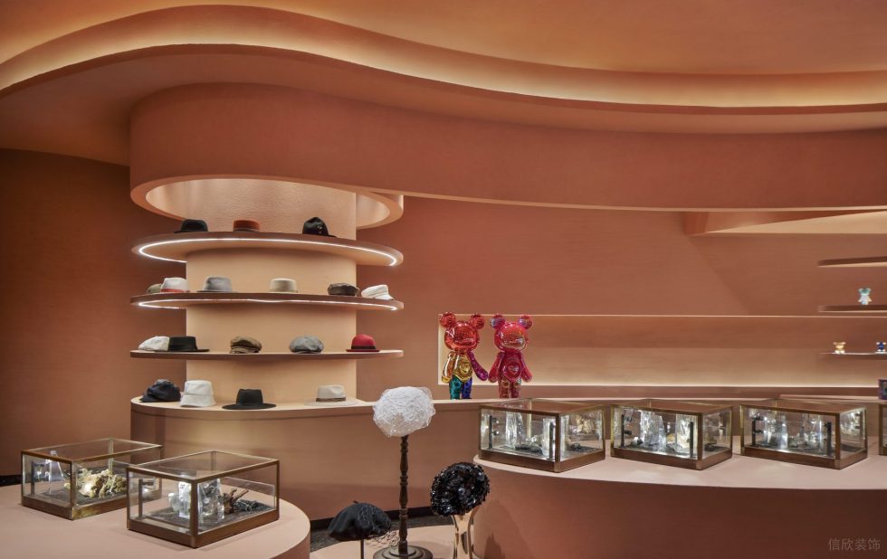 深圳市羅湖區(qū)黃貝嶺現(xiàn)代風(fēng)WHAT’S UP帽飾店裝修設(shè)計-圓柱帽架展示 深圳市羅湖區(qū)黃貝嶺現(xiàn)代風(fēng)WHAT’S UP帽飾店裝修設(shè)計-圓柱帽架展示