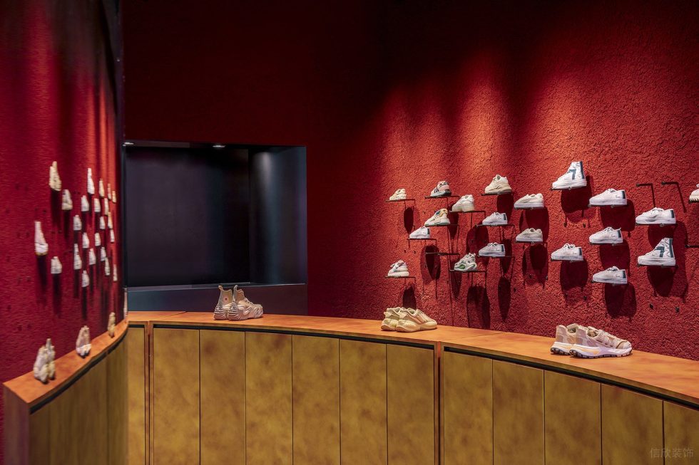 深圳市龍華區(qū)龍華kiks潮牌買手店裝修設(shè)計(jì) 鞋子展架