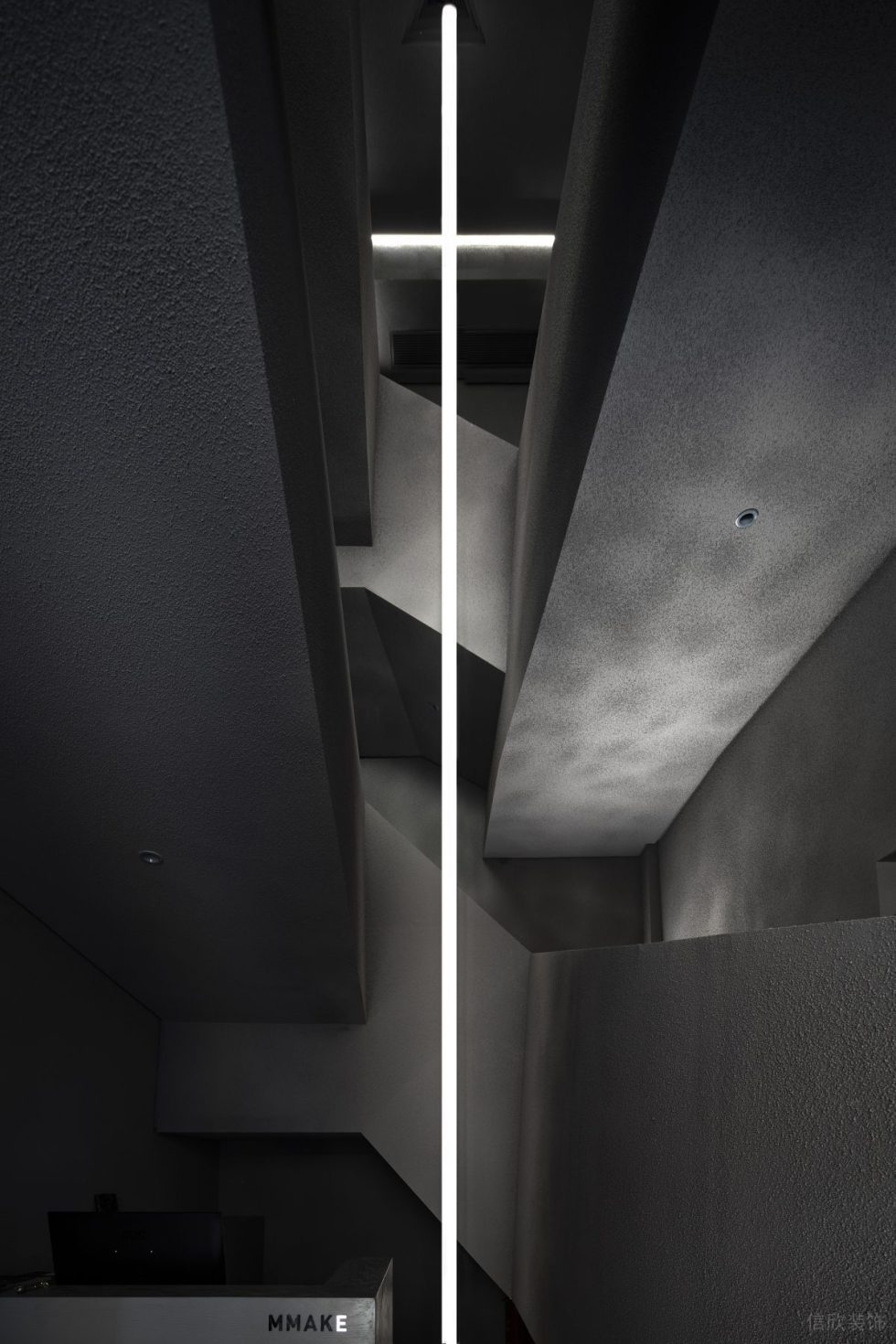 深圳市羅湖區(qū)蓮塘現(xiàn)代風(fēng)原創(chuàng)首飾品牌店·峻造匠人工坊裝修設(shè)計-前臺 深圳市羅湖區(qū)蓮塘現(xiàn)代風(fēng)原創(chuàng)首飾品牌店·峻造匠人工坊裝修設(shè)計-前臺