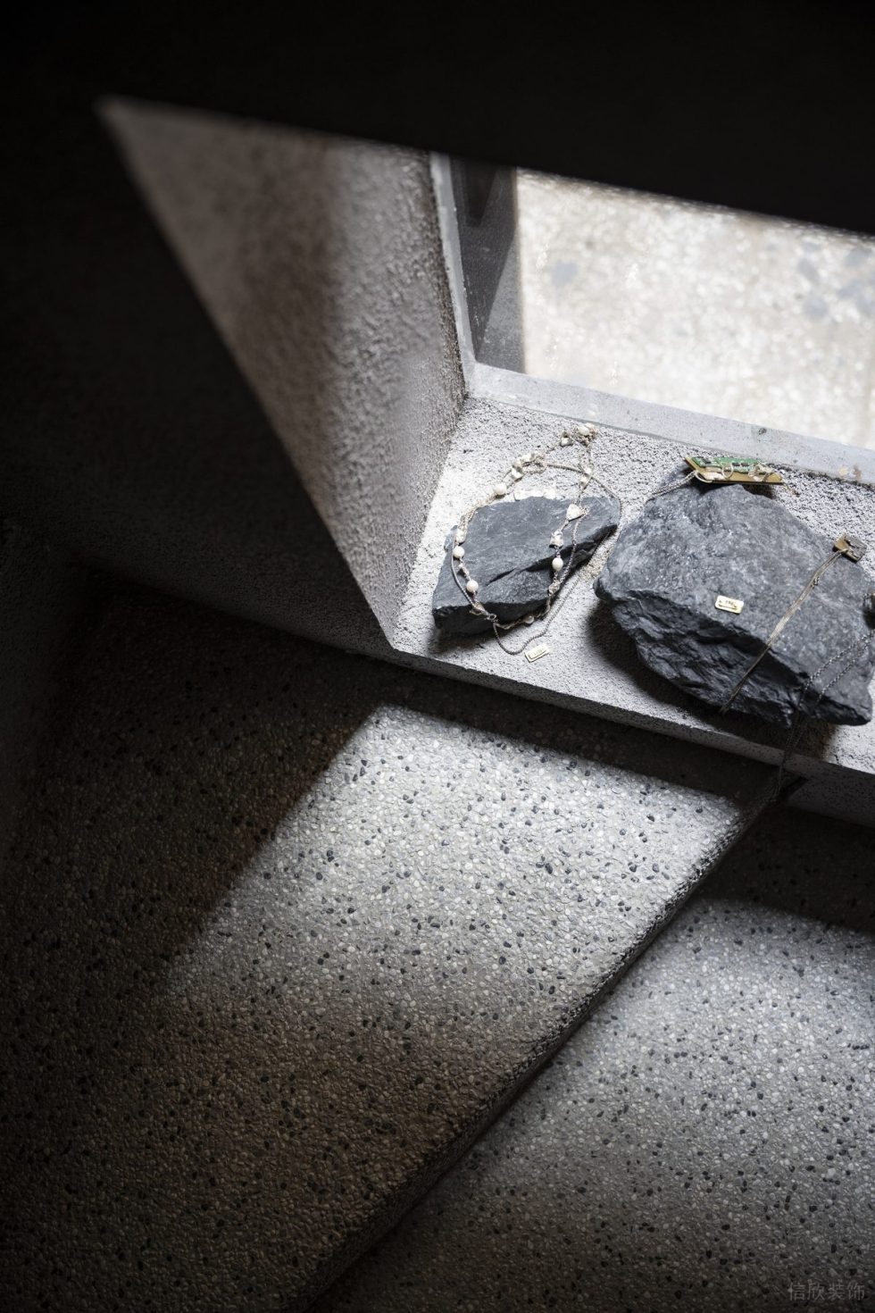 深圳市羅湖區(qū)蓮塘現(xiàn)代風(fēng)原創(chuàng)首飾品牌店·峻造匠人工坊裝修設(shè)計-細節(jié)二 深圳市羅湖區(qū)蓮塘現(xiàn)代風(fēng)原創(chuàng)首飾品牌店·峻造匠人工坊裝修設(shè)計-細節(jié)二