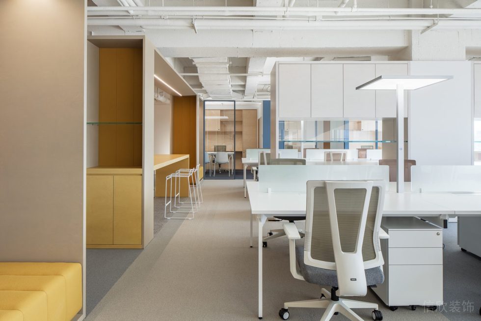 深圳市南山區(qū)北航大廈暖色調(diào)簡約北歐風(fēng)辦公室裝修設(shè)計(jì)方案 工作區(qū)