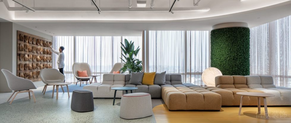 深圳市南山區(qū)北航大廈暖色調(diào)簡約北歐風(fēng)辦公室裝修設(shè)計(jì)方案 接待大廳全視圖