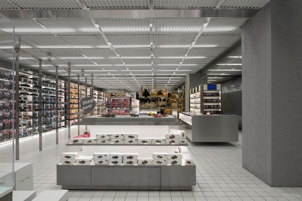 深圳市南山區(qū)后海x11全球旗艦店裝修設計 潮品展區(qū)