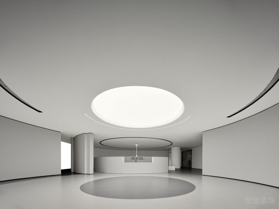 深圳市南山區(qū)華僑城大廈白色調(diào)極簡主義風(fēng)格辦公室裝修設(shè)計(jì)案例 前臺(tái)大廳服務(wù)臺(tái)