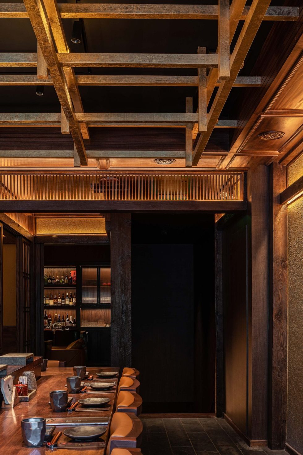 深圳市日式風(fēng)格餐廳酒柜裝修設(shè)計