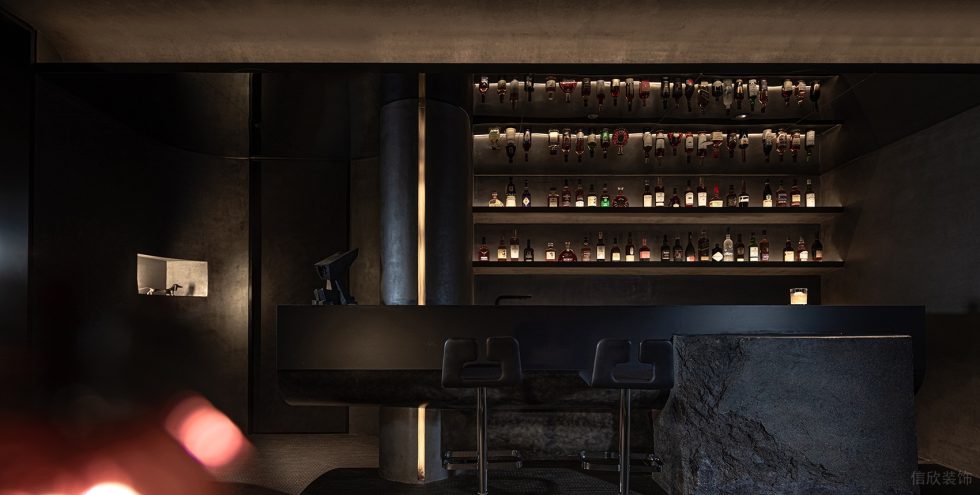 暗系工業(yè)風(fēng)餐廳前臺兼吧臺裝修設(shè)計