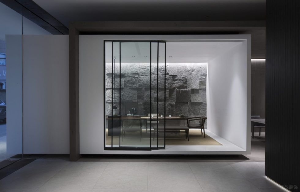 多元極簡(jiǎn)風(fēng)辦公室裝修設(shè)計(jì)灰白色茶室