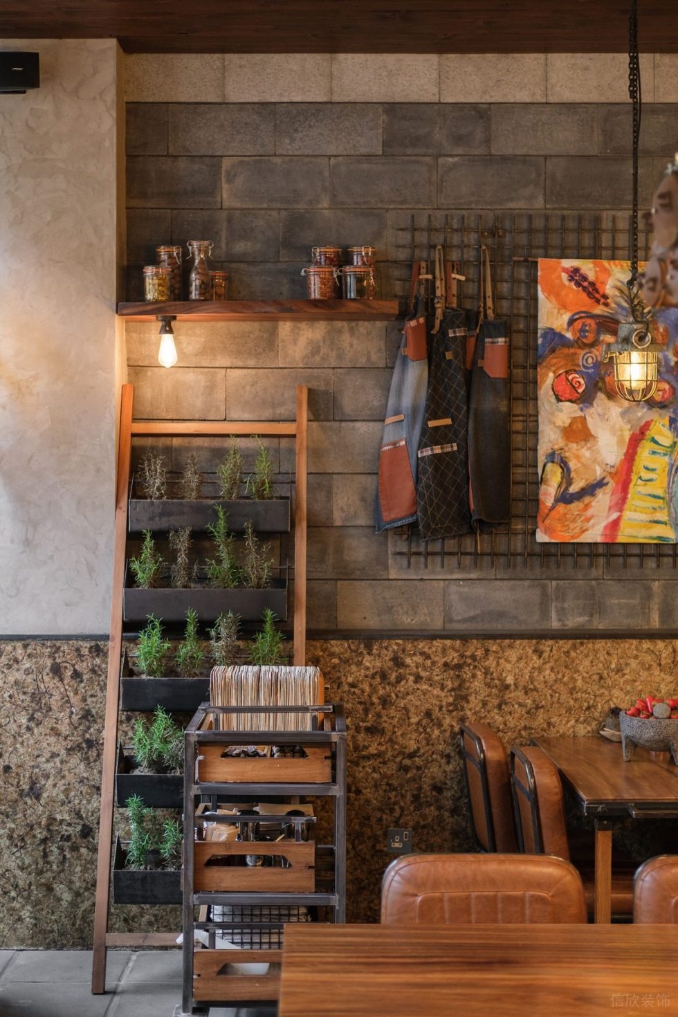 法式復(fù)古餐廳梯形綠化架子裝修設(shè)計(jì)