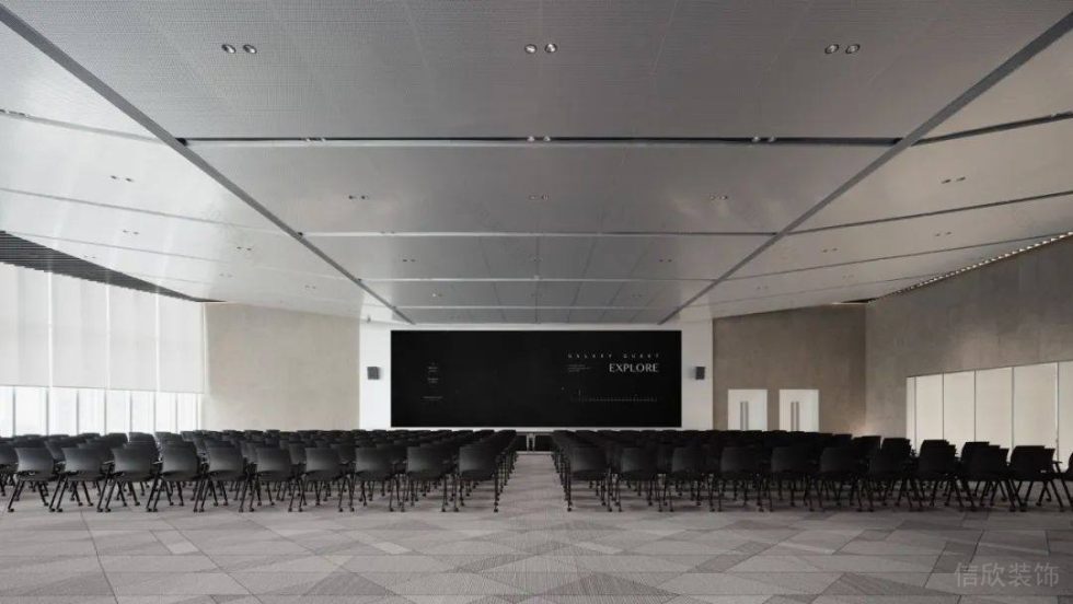 高級(jí)現(xiàn)代風(fēng)辦公室裝修案例黑白灰培訓(xùn)室