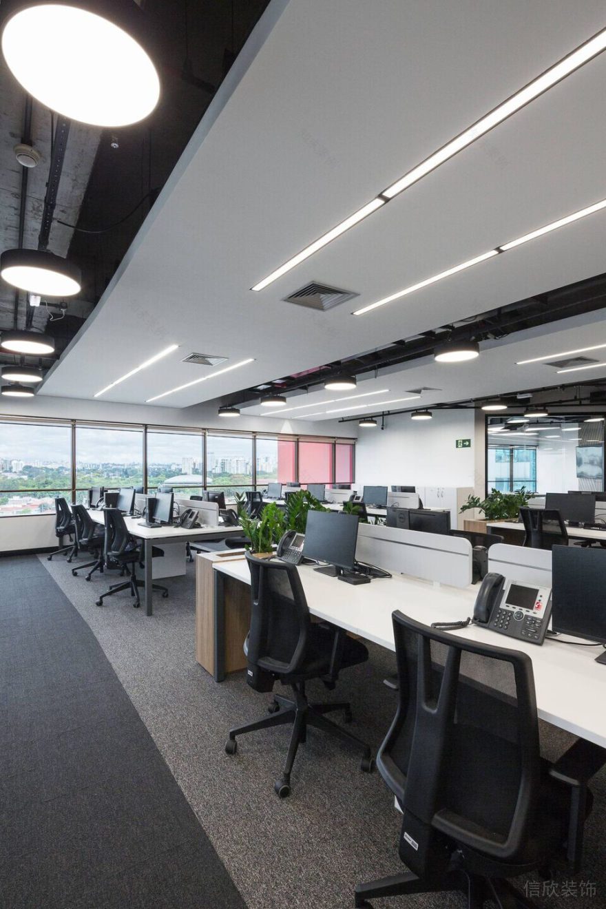 高級(jí)現(xiàn)代風(fēng)辦公室裝修案例黑白灰色調(diào)辦公區(qū)