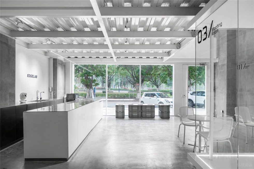 灰白色工業(yè)風(fēng)辦公室裝修設(shè)計白色水吧 灰白色工業(yè)風(fēng)辦公室裝修設(shè)計白色水吧