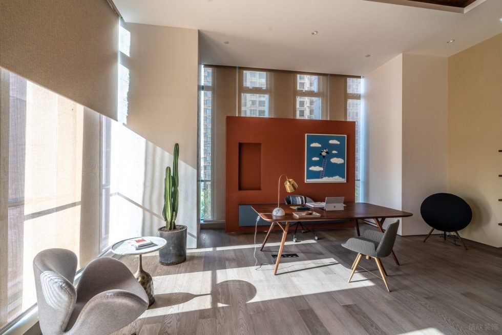 灰色極簡工業(yè)風(fēng)辦公室裝修設(shè)計暖色調(diào)經(jīng)理辦公室