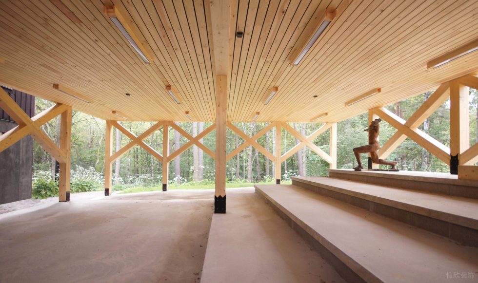 戶外全木結(jié)構(gòu)辦公室裝修設(shè)計(jì) 底層鏤空結(jié)構(gòu)