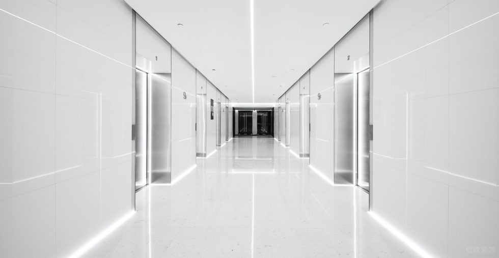 潔白現(xiàn)代風(fēng)辦公室裝修設(shè)計白色線型燈