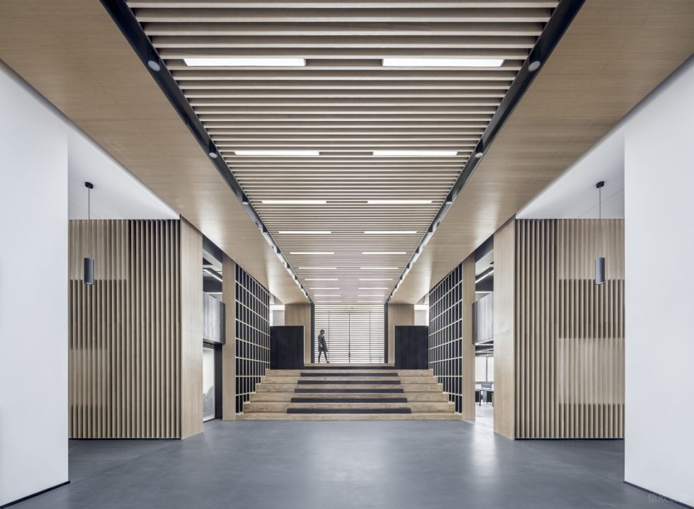 簡(jiǎn)潔原木風(fēng)辦公室裝修設(shè)計(jì)原木色階梯 簡(jiǎn)潔原木風(fēng)辦公室裝修設(shè)計(jì)原木色階梯