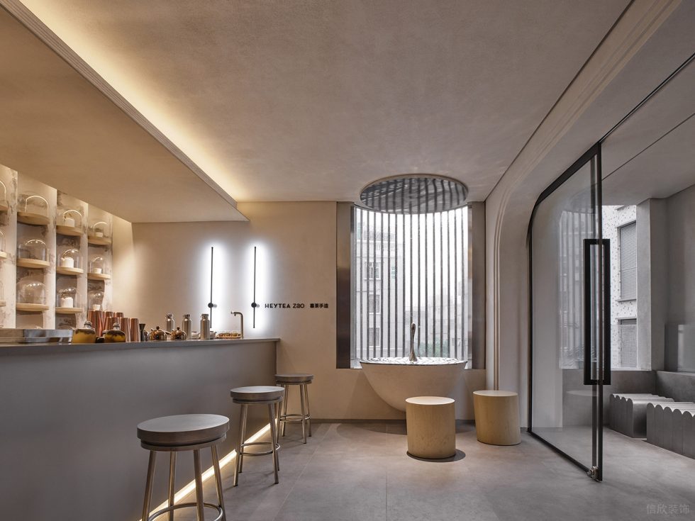 簡(jiǎn)約侘寂風(fēng)飲品店等待區(qū)拱形窗戶(hù)裝修設(shè)計(jì)