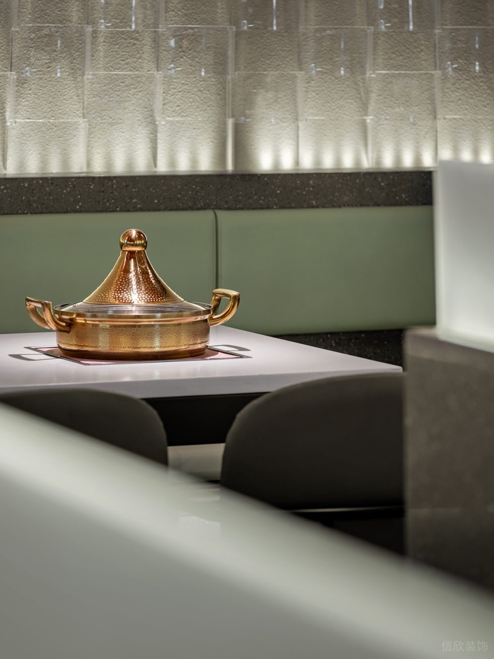 簡(jiǎn)約現(xiàn)代風(fēng)餐飲店氛圍感軟裝搭配裝修設(shè)計(jì)