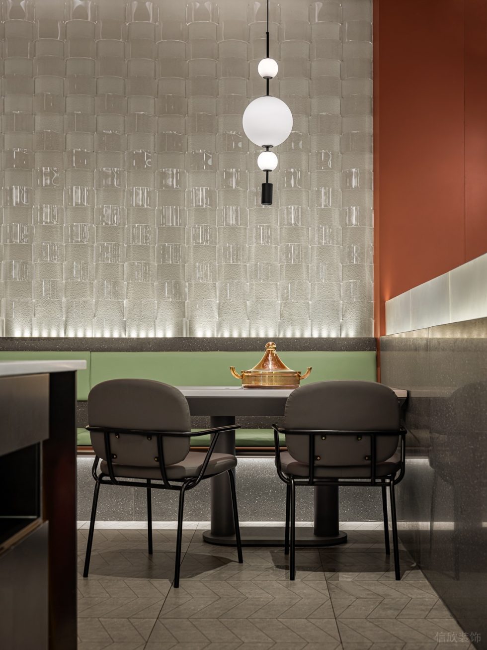 簡約現(xiàn)代風(fēng)餐飲店通透玻璃磚墻裝修設(shè)計(jì)