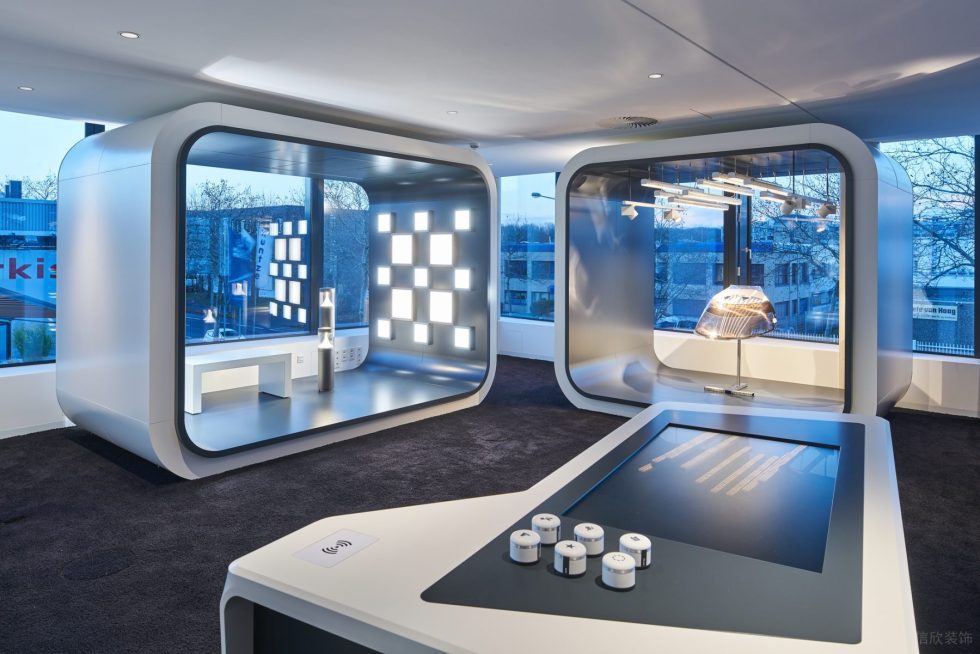 科技主義現(xiàn)代風辦公室裝修設(shè)計灰白色展廳