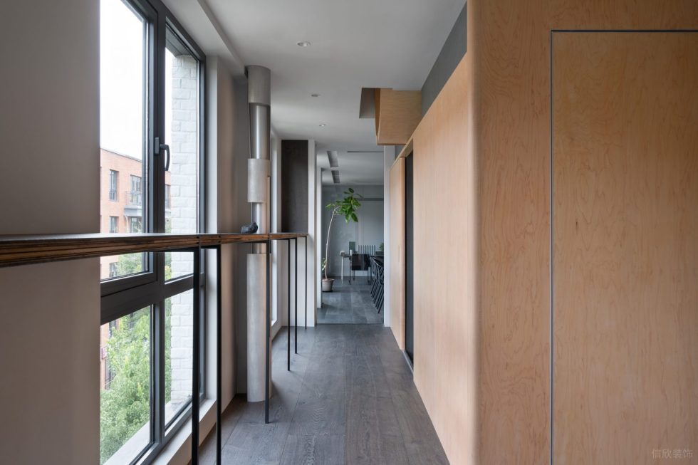木質(zhì)簡約風(fēng)辦公室裝修設(shè)計原木色過道