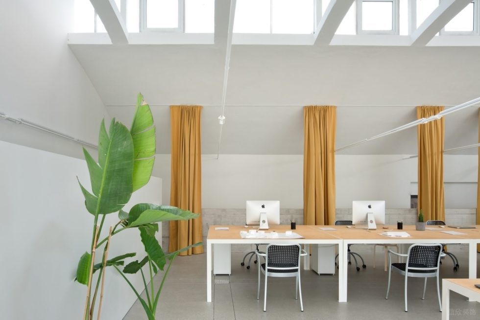 清新簡約風辦公室裝修設(shè)計 二層辦公區(qū)頂面及窗戶