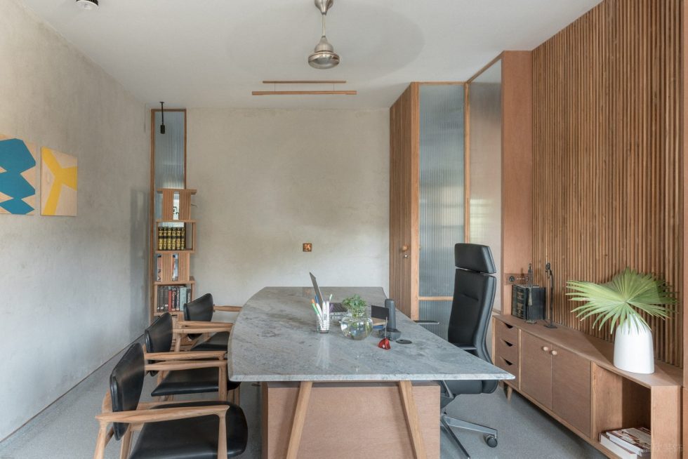 清新原木風(fēng)辦公室裝修設(shè)計(jì)木色董事長辦公室