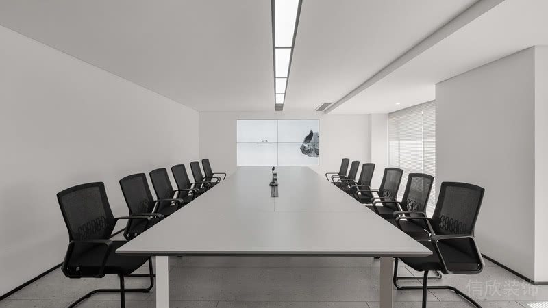 深圳寶安區(qū)西鄉(xiāng)滿京華soho藝巒白色主調(diào)現(xiàn)代極簡主義風(fēng)格辦公室裝修設(shè)計 會議會