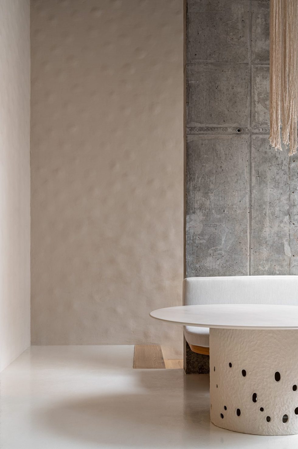 深圳市簡(jiǎn)約侘寂風(fēng)甜品店奶油肌理墻面裝修設(shè)計(jì)