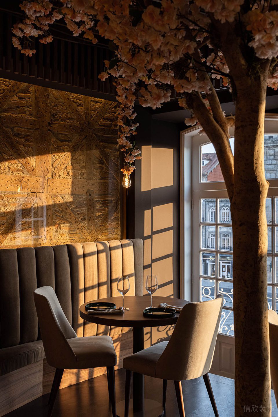 櫻花裝飾設(shè)計(jì)效果圖餐廳裝修店鋪效果圖