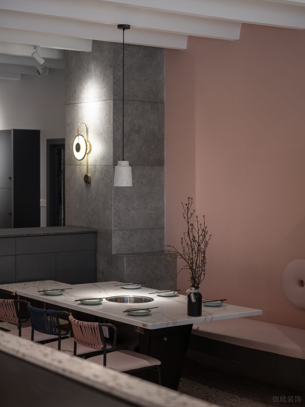 現(xiàn)代簡(jiǎn)約風(fēng)火鍋店低飽和色彩多人用餐區(qū)效果圖