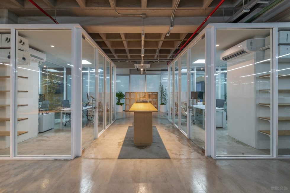 原木工業(yè)風辦公室裝修設計淡色系文印區(qū)