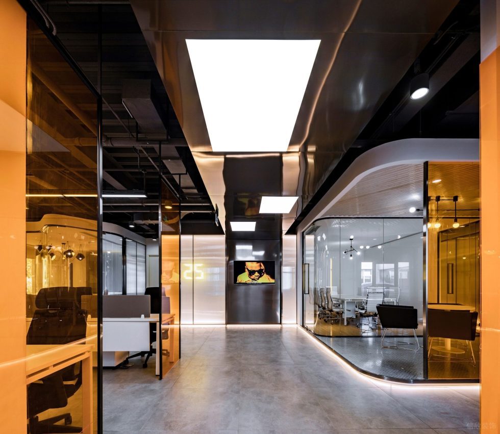 動感現(xiàn)代風(fēng)辦公室裝修設(shè)計白色軟膜天花