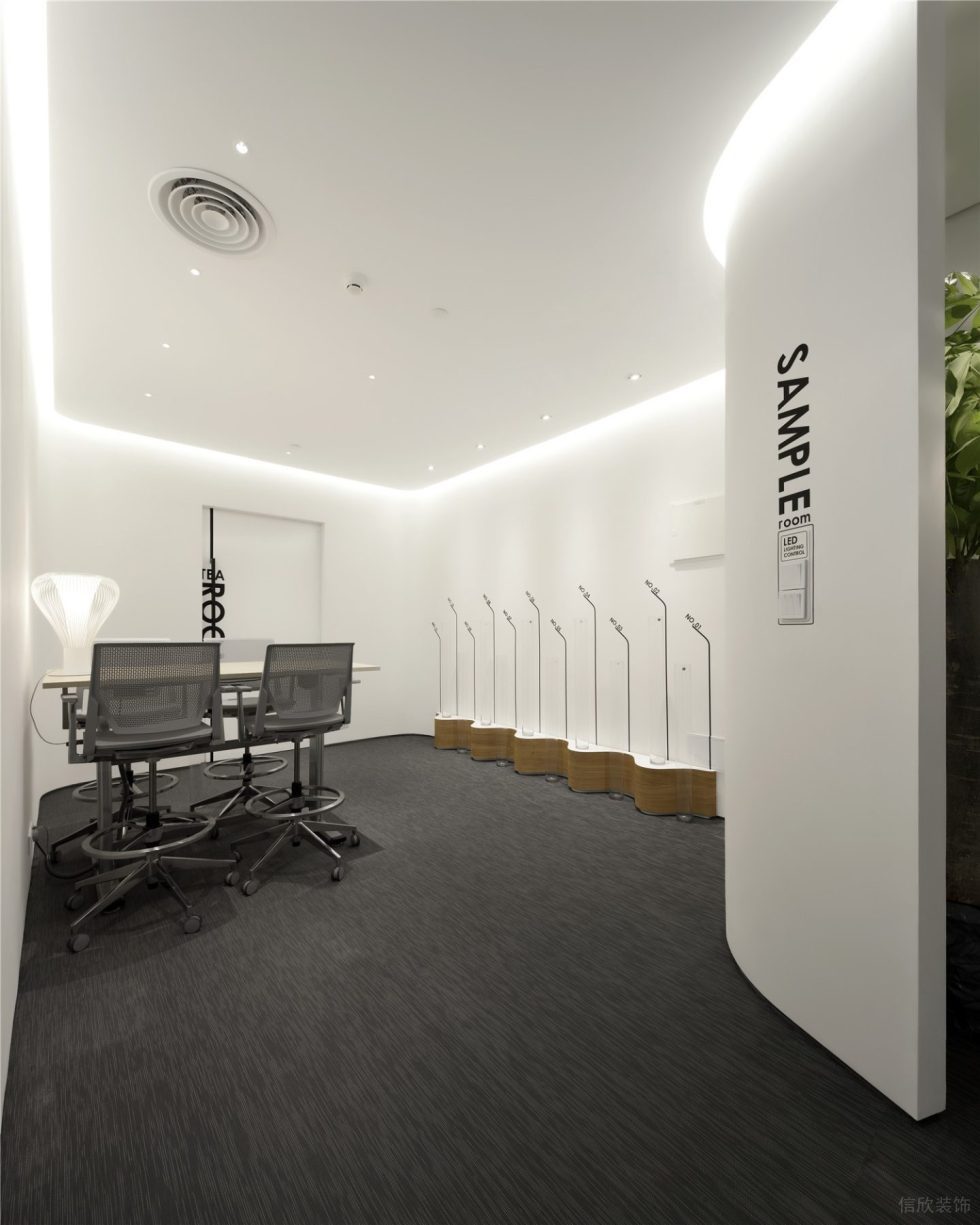 灰白色現(xiàn)代風(fēng)辦公室裝修設(shè)計(jì)灰白色洽談室 灰白色現(xiàn)代風(fēng)辦公室裝修設(shè)計(jì)灰白色洽談室