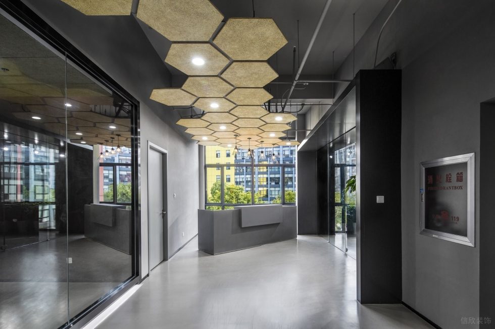 混搭時(shí)尚工業(yè)風(fēng)辦公室裝修設(shè)計(jì)黑灰色門廳