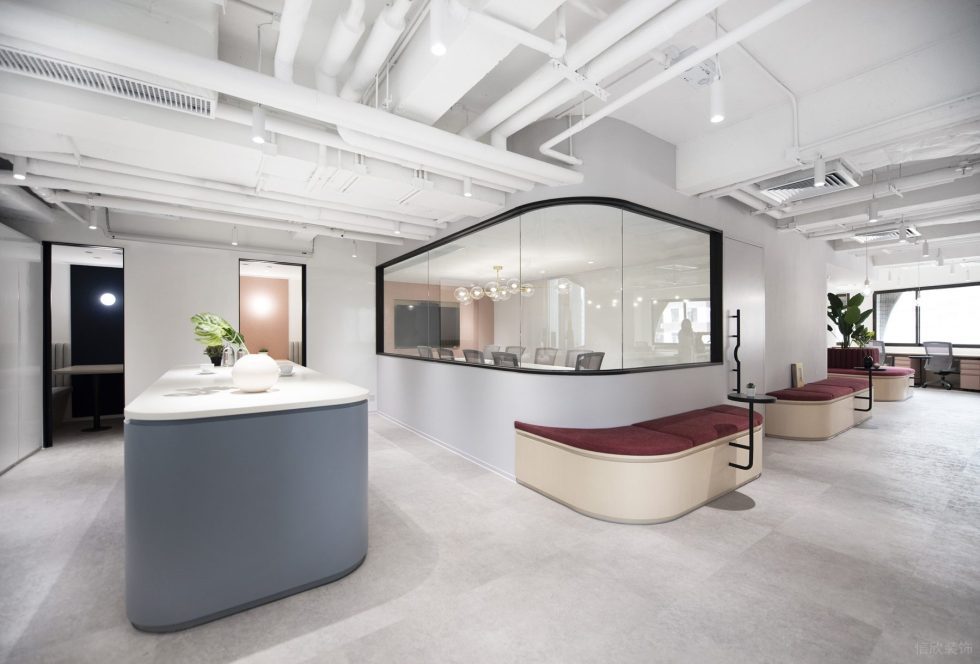 紅色簡約風辦公室裝修設計灰藍色中島臺