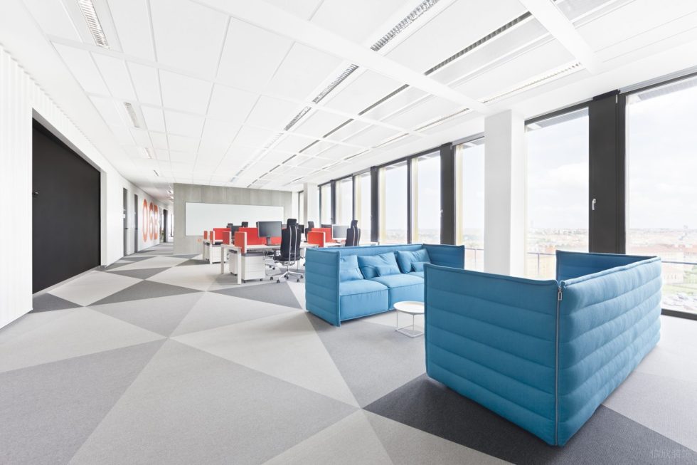 簡約混搭風(fēng)辦公室裝修設(shè)計灰白色辦公大廳效果圖