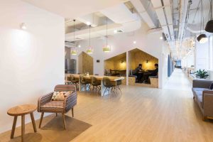 輕工業(yè)風(fēng)格辦公室裝修設(shè)計淺色木屋造型洽談區(qū)效果圖