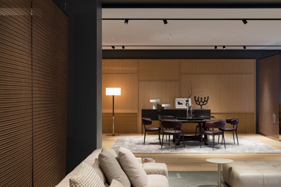 沙頭角現(xiàn)代簡約風(fēng)展廳裝修案例 棕紅色皮質(zhì)座椅