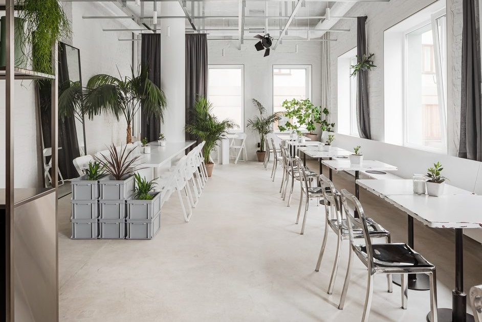 現(xiàn)代極簡風(fēng)咖啡廳不銹鋼天花頂面搭下吊鋼架設(shè)計效果圖