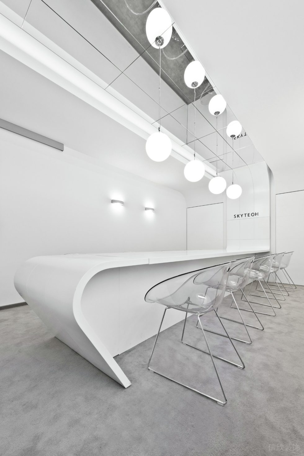 雅白現(xiàn)代風(fēng)辦公室裝修設(shè)計(jì)白色烤漆會(huì)議桌