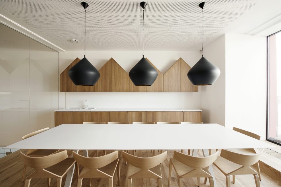 自然原木風(fēng)辦公室裝修設(shè)計(jì)淺木色茶水間 自然原木風(fēng)辦公室裝修設(shè)計(jì)淺木色茶水間