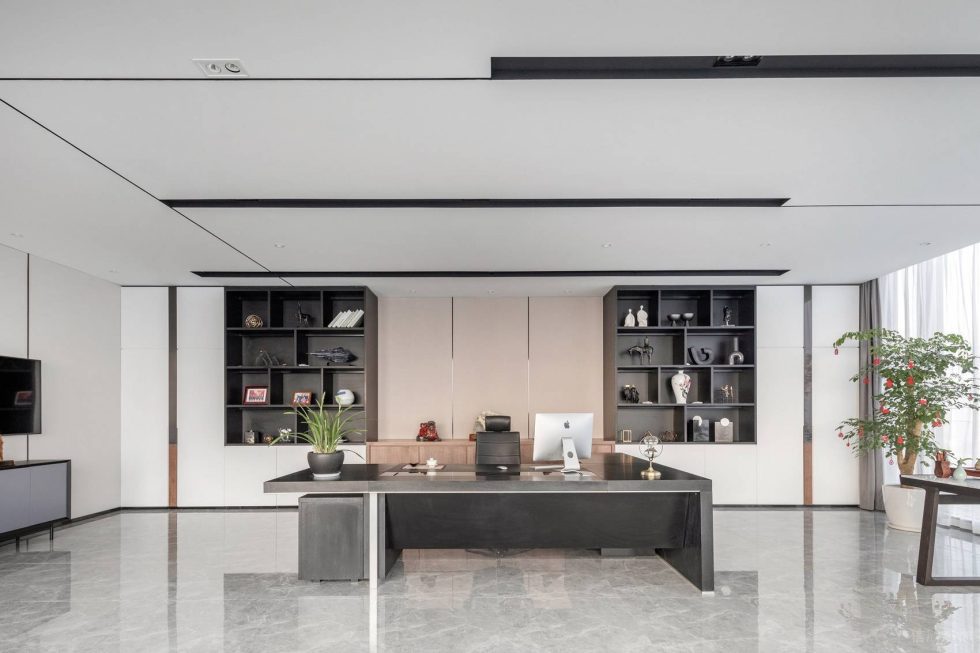 米白色極簡風(fēng)辦公室裝修設(shè)計(jì)米白色董事長辦公室