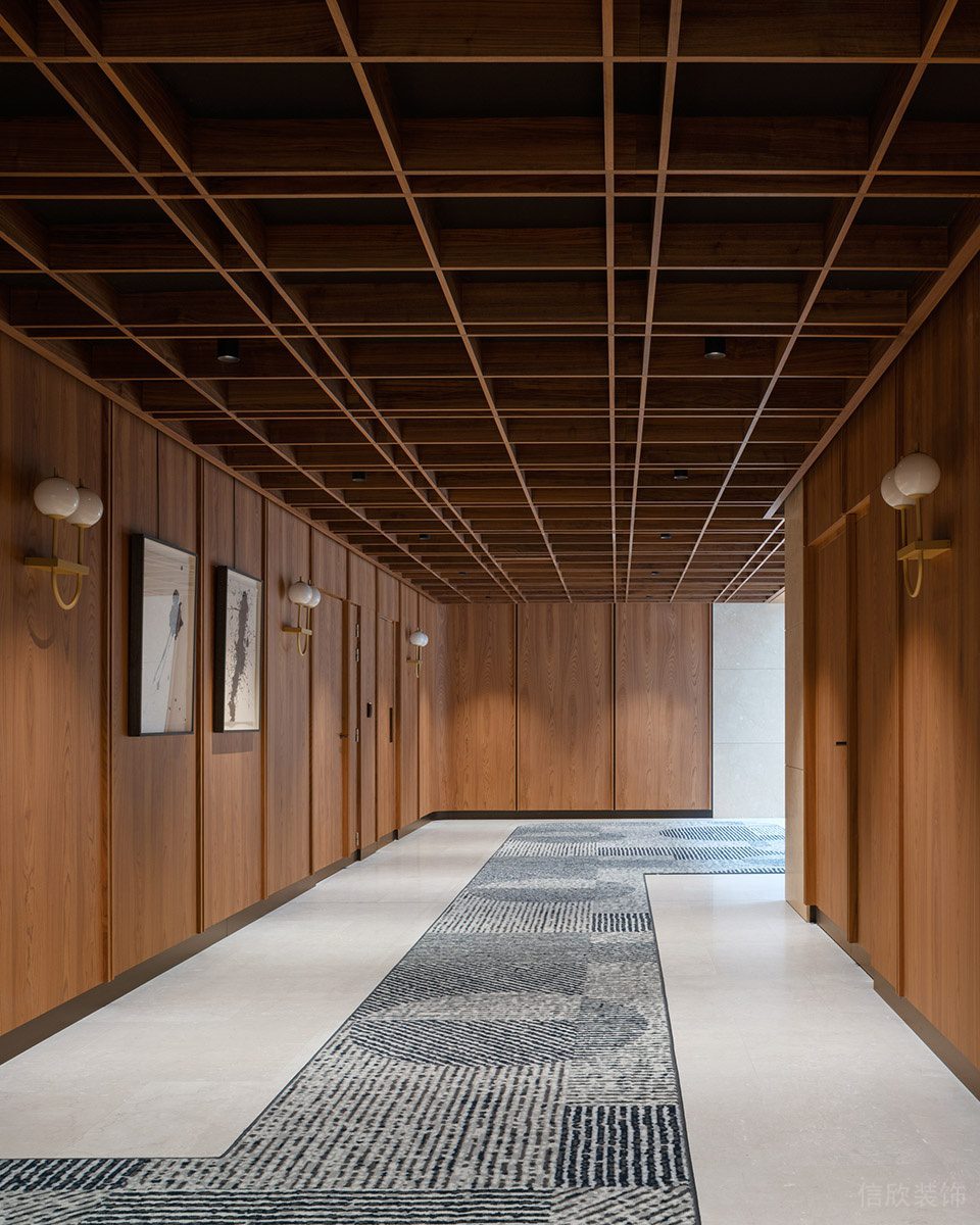 暖色調(diào)簡約風辦公室裝修設計暖木色過道