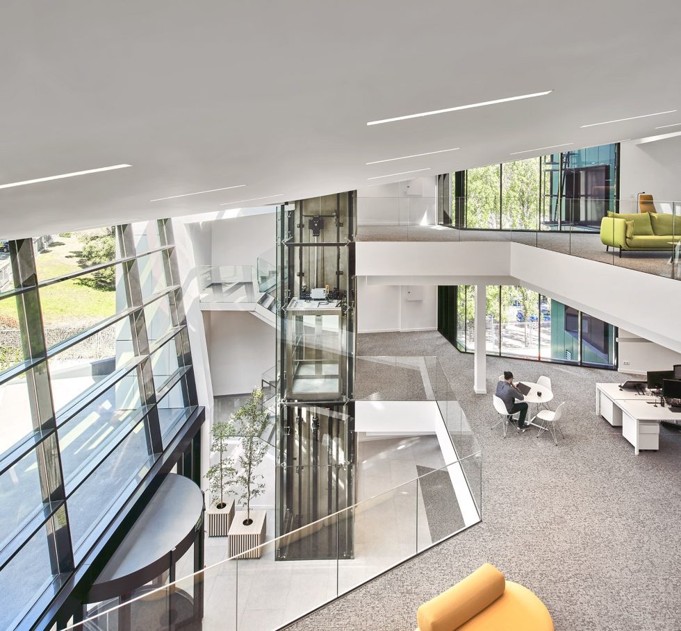 清淡色現(xiàn)代簡約風(fēng)辦公室裝修設(shè)計灰白色中空大堂 清淡色現(xiàn)代簡約風(fēng)辦公室裝修設(shè)計灰白色中空大堂