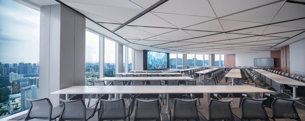 高級灰現(xiàn)代簡約風(fēng)辦公室裝修設(shè)計(jì)灰白色培訓(xùn)室