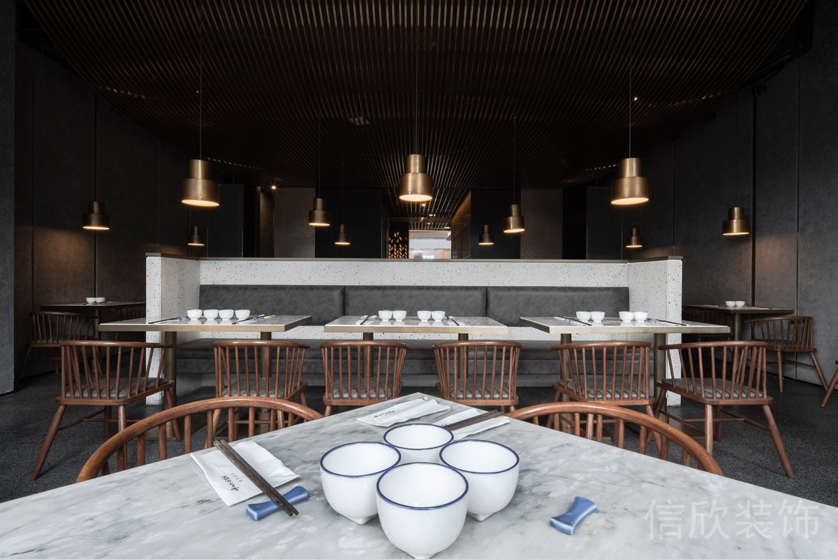 深圳福田香蜜湖面館餐桌與吊燈裝修設(shè)計