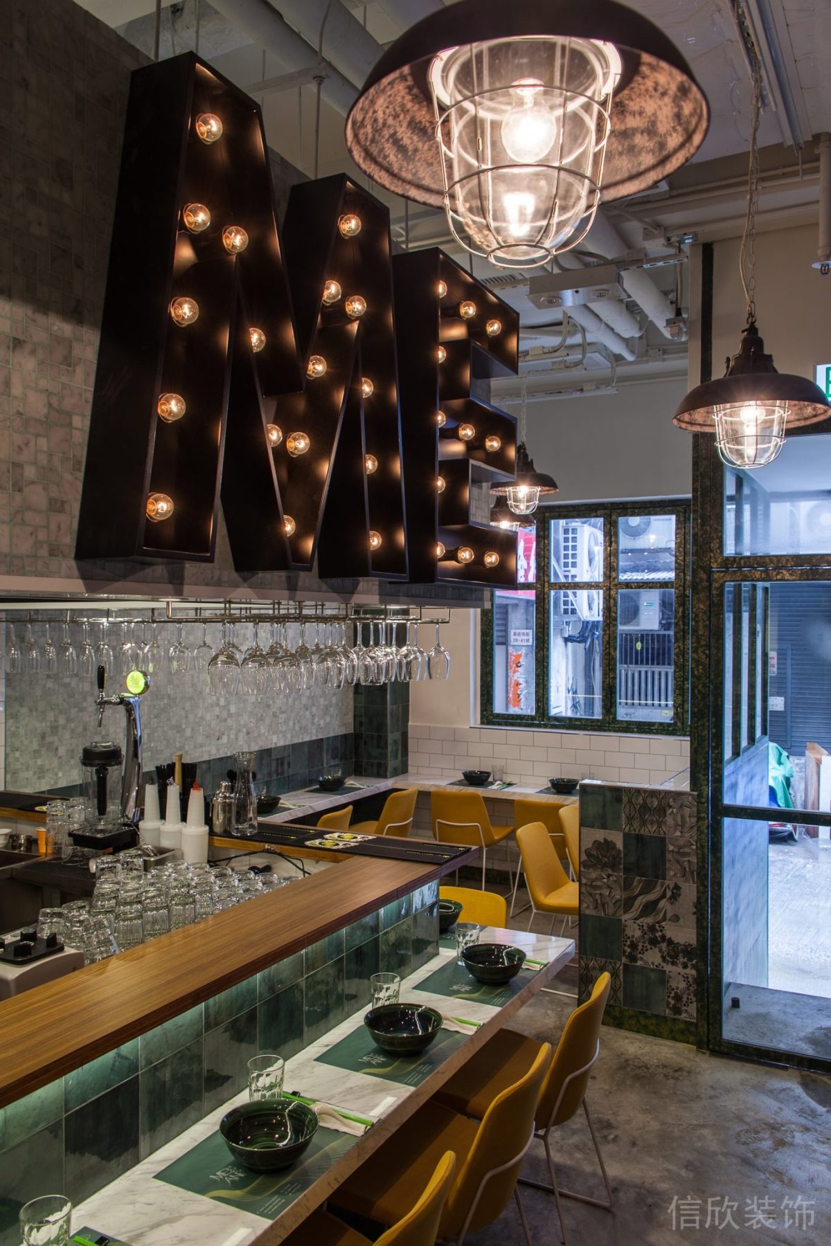 深圳龍崗坂田綠色面佬到面館開放式操作間裝修設(shè)計