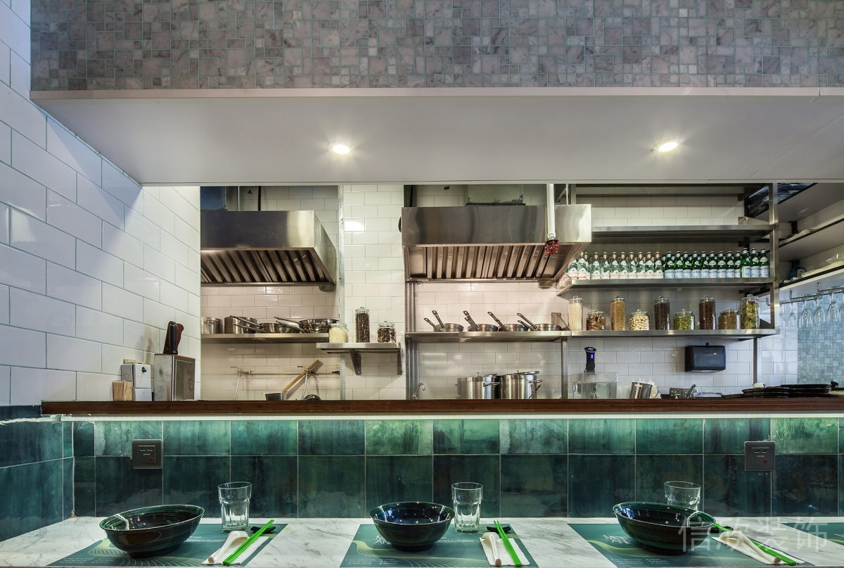 深圳龍崗坂田綠色面佬到面館開放式廚房備餐區(qū)裝修設(shè)計