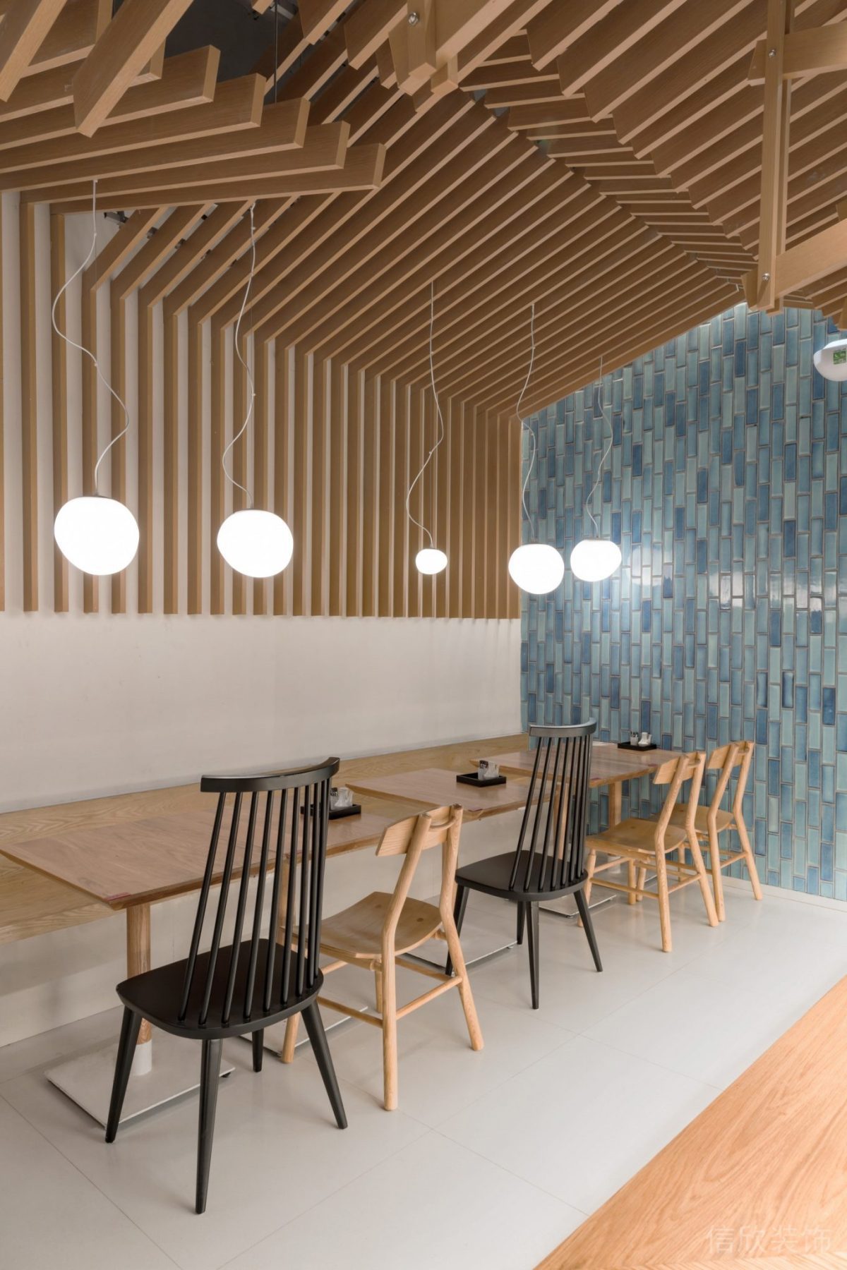 深圳羅湖區(qū)桂圓面館靠墻餐桌裝修設計